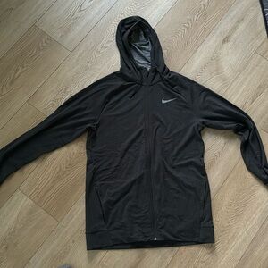 Nike Dry Fit light weight zip up Men’s L